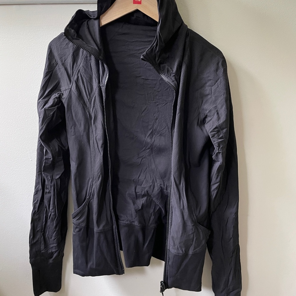 Lululemon reversible Jacket size 6